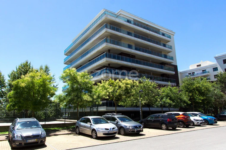 Apartamento T4 para Venda em Sacavém e Prior Velho Foto 25