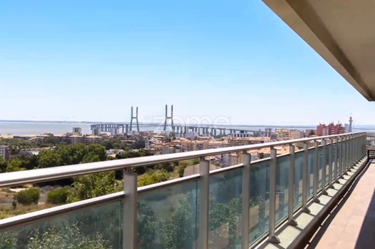 Apartamento T4 para Venda em Sacavém e Prior Velho