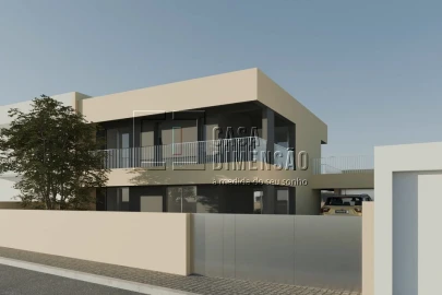 Moradia T4 para Venda em Charneca de Caparica e Sobreda