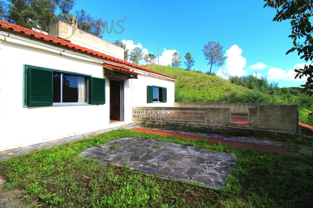 Quinta T4 para Venda em Monchique Foto 3