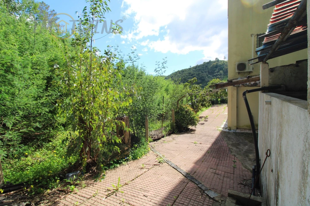 Quinta T4 para Venda em Monchique Foto 9