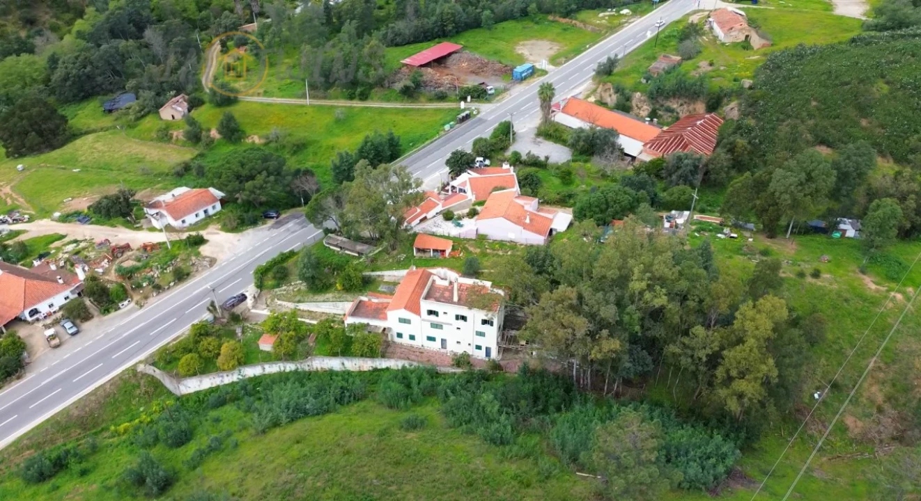 Quinta T4 para Venda em Monchique Foto 36