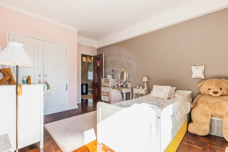 Moradia T5 para Venda em Algés, Linda-A-Velha e Cruz Quebrada-Dafundo Foto 15