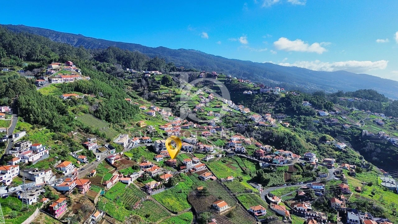 Moradia T3 para Venda em Estreito de Camara de Lobos Foto 12