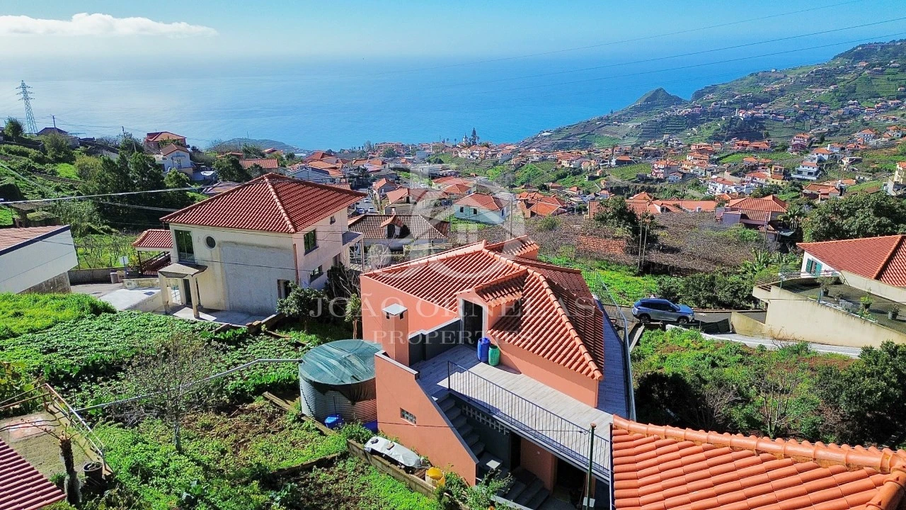 Moradia T3 para Venda em Estreito de Camara de Lobos Foto 13