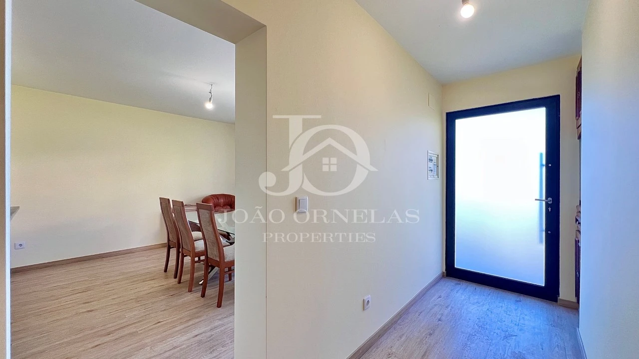 Moradia T3 para Venda em Estreito de Camara de Lobos Foto 18