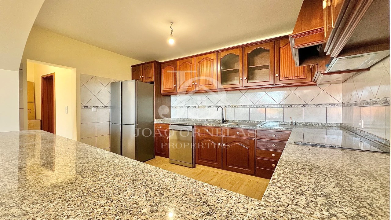 Moradia T3 para Venda em Estreito de Camara de Lobos Foto 29