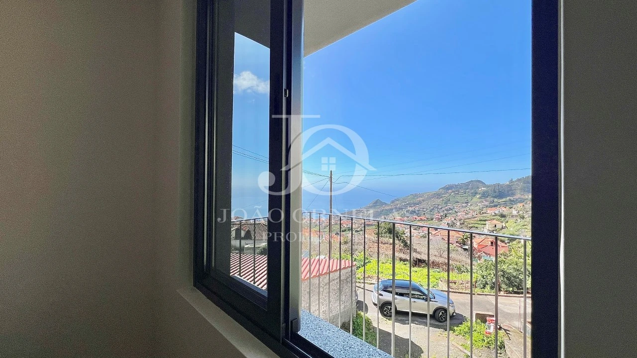 Moradia T3 para Venda em Estreito de Camara de Lobos Foto 45