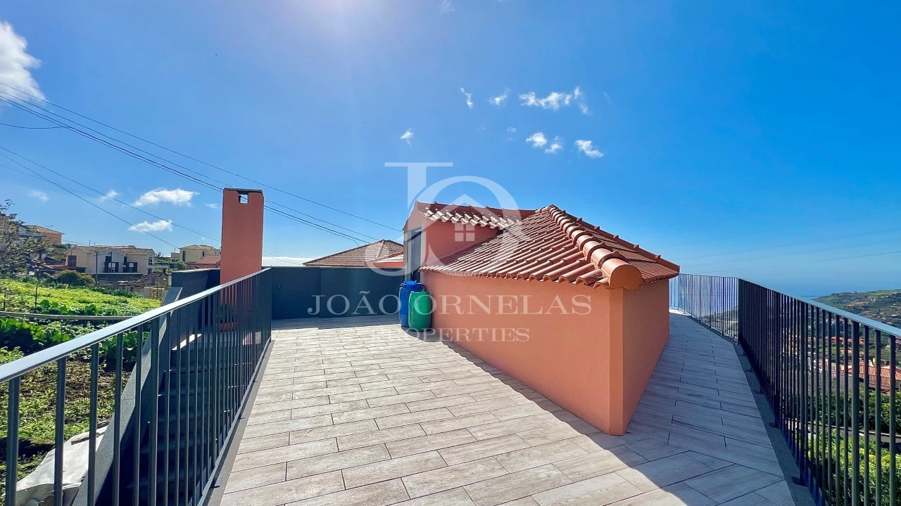 Moradia T3 para Venda em Estreito de Camara de Lobos Foto 47