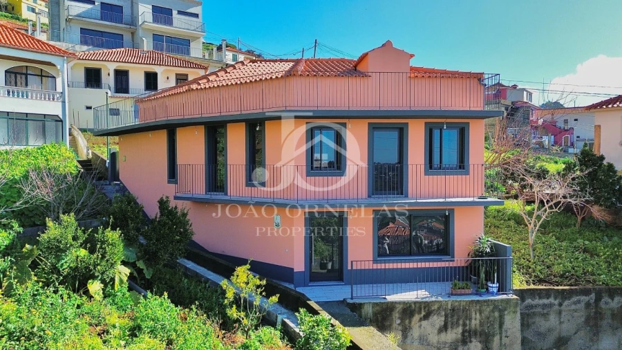 Moradia T3 para Venda em Estreito de Camara de Lobos