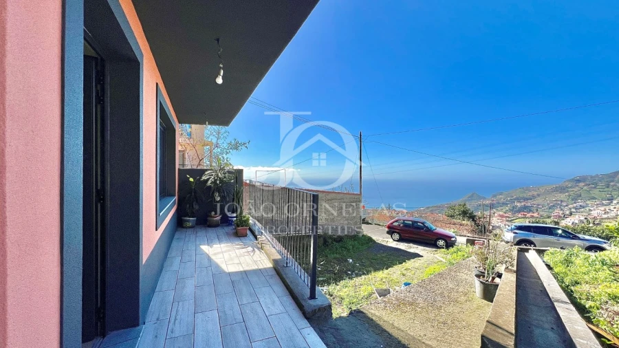 Moradia T3 para Venda em Estreito de Camara de Lobos Foto 16