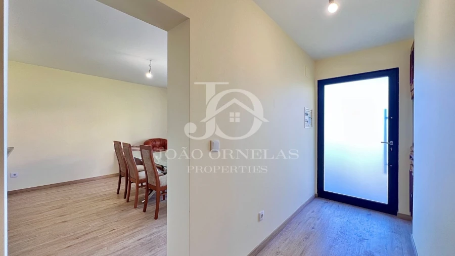 Moradia T3 para Venda em Estreito de Camara de Lobos Foto 18