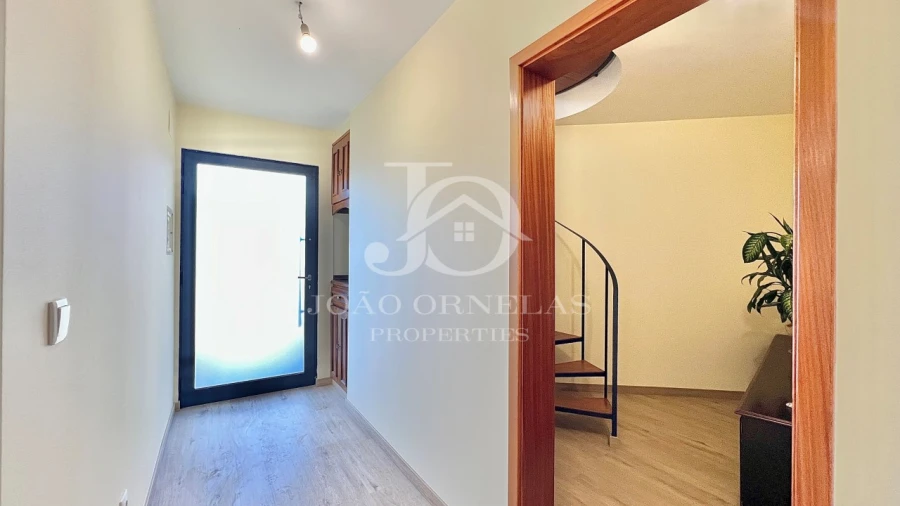 Moradia T3 para Venda em Estreito de Camara de Lobos Foto 19