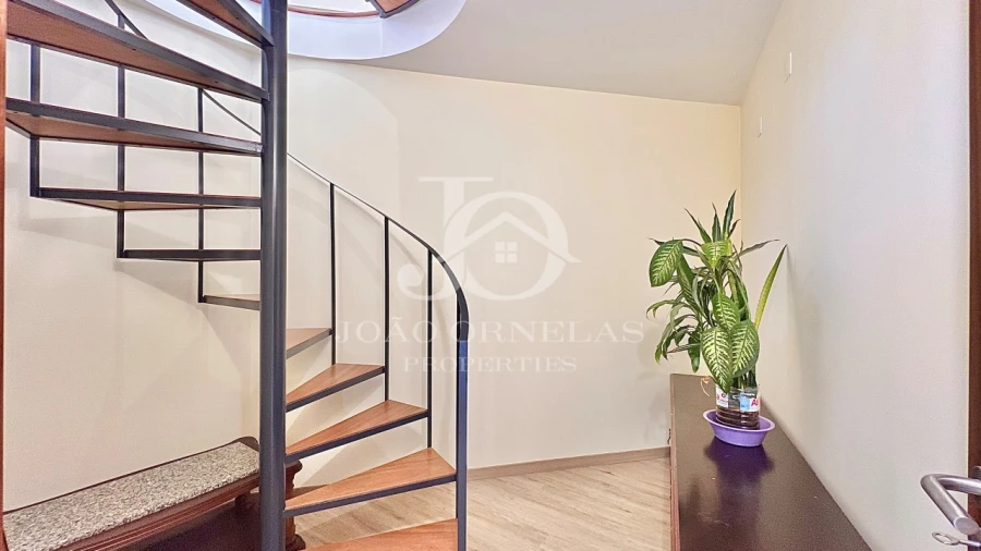 Moradia T3 para Venda em Estreito de Camara de Lobos Foto 21