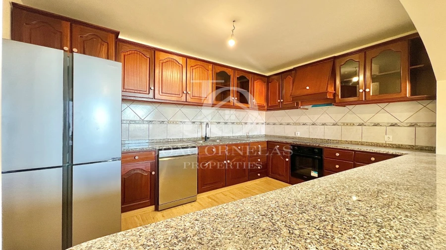 Moradia T3 para Venda em Estreito de Camara de Lobos Foto 30