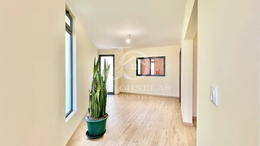 Moradia T3 para Venda em Estreito de Camara de Lobos Foto 33