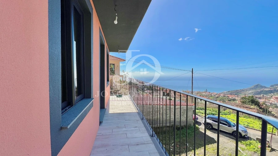 Moradia T3 para Venda em Estreito de Camara de Lobos Foto 41