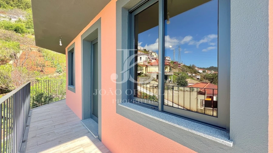 Moradia T3 para Venda em Estreito de Camara de Lobos Foto 42