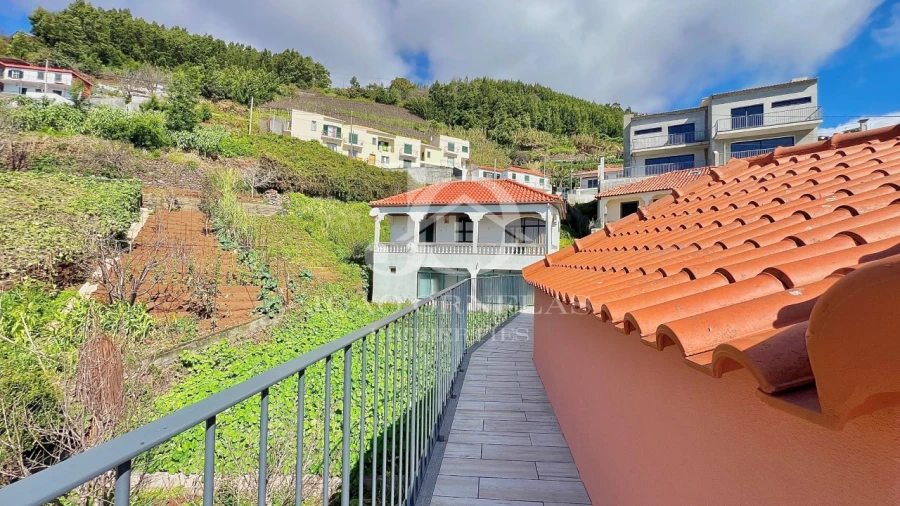 Moradia T3 para Venda em Estreito de Camara de Lobos Foto 49