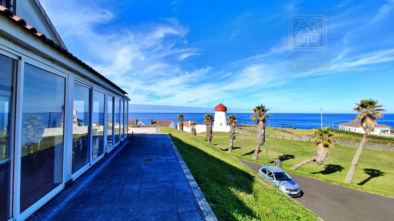 Moradia T4 para Venda em Mosteiros Foto 4