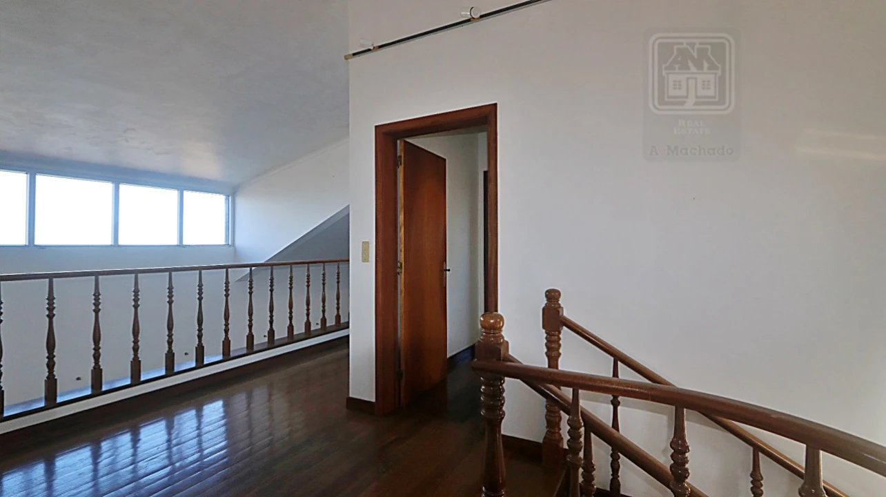 Moradia T4 para Venda em Mosteiros Foto 48