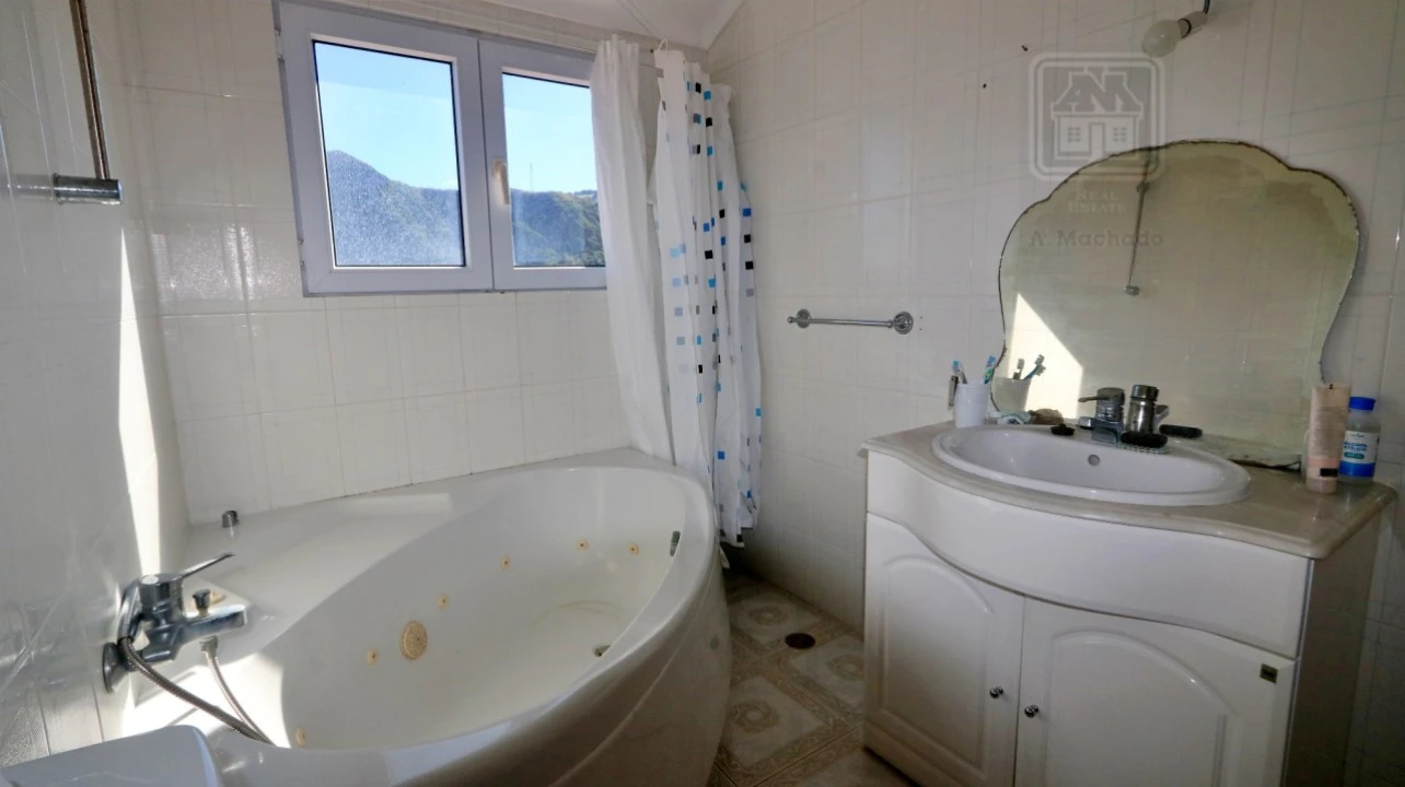 Moradia T4 para Venda em Mosteiros Foto 59