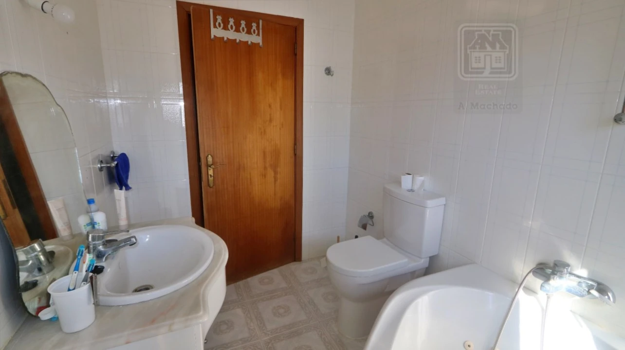 Moradia T4 para Venda em Mosteiros Foto 60