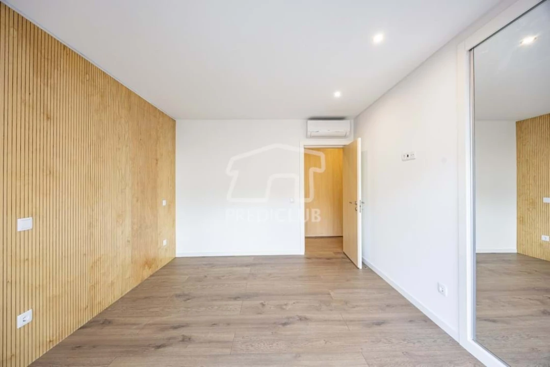 Apartamento T3 para Venda em Caniço Foto 12