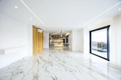 Apartamento T3 para Venda em Caniço