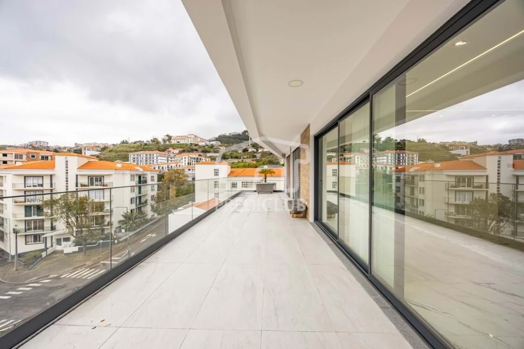 Apartamento T3 para Venda em Caniço Foto 10