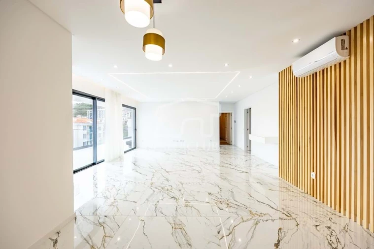 Apartamento T3 para Venda em Caniço Foto 2