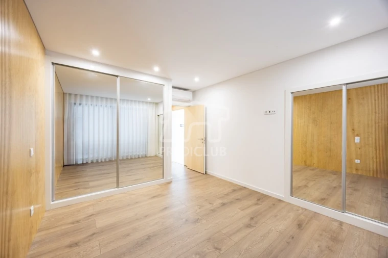 Apartamento T3 para Venda em Caniço Foto 9