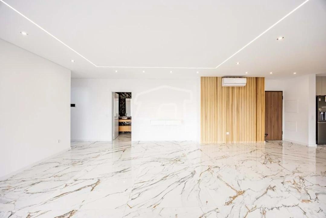 Apartamento T3 para Venda em Caniço Foto 5