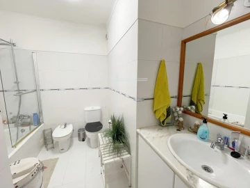 Moradia T4 para Venda em Corroios