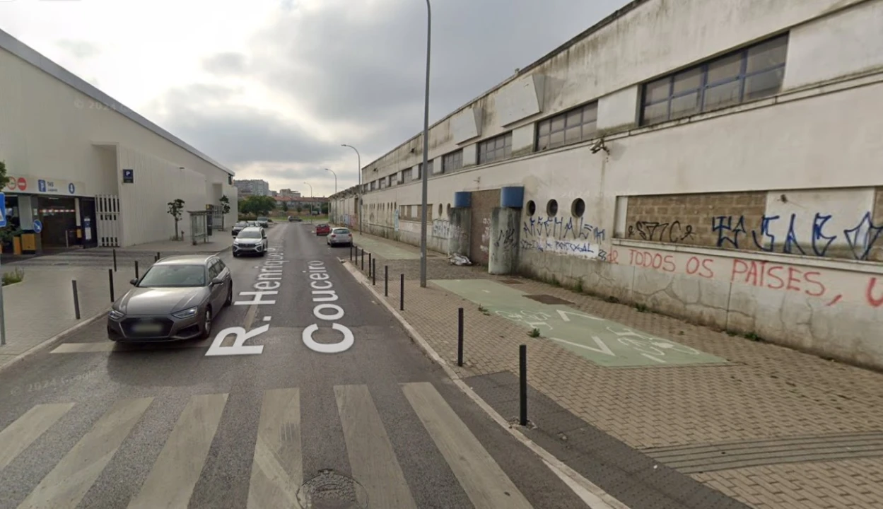 Armazém para Venda em Falagueira-Venda Nova Foto 4