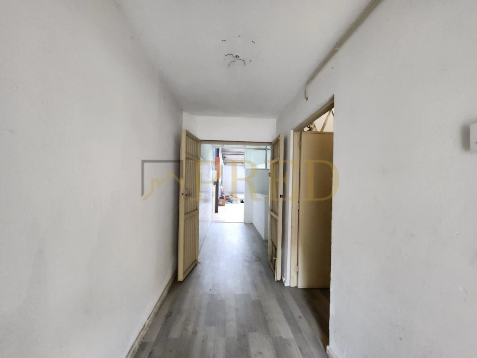 Armazém para Arrendamento em Mafamude e Vilar do Paraíso Foto 3