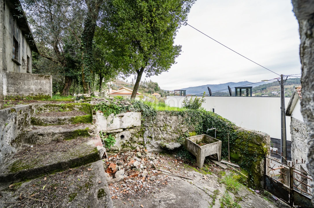 Moradia T2 para Venda em Mosteiro Foto 12