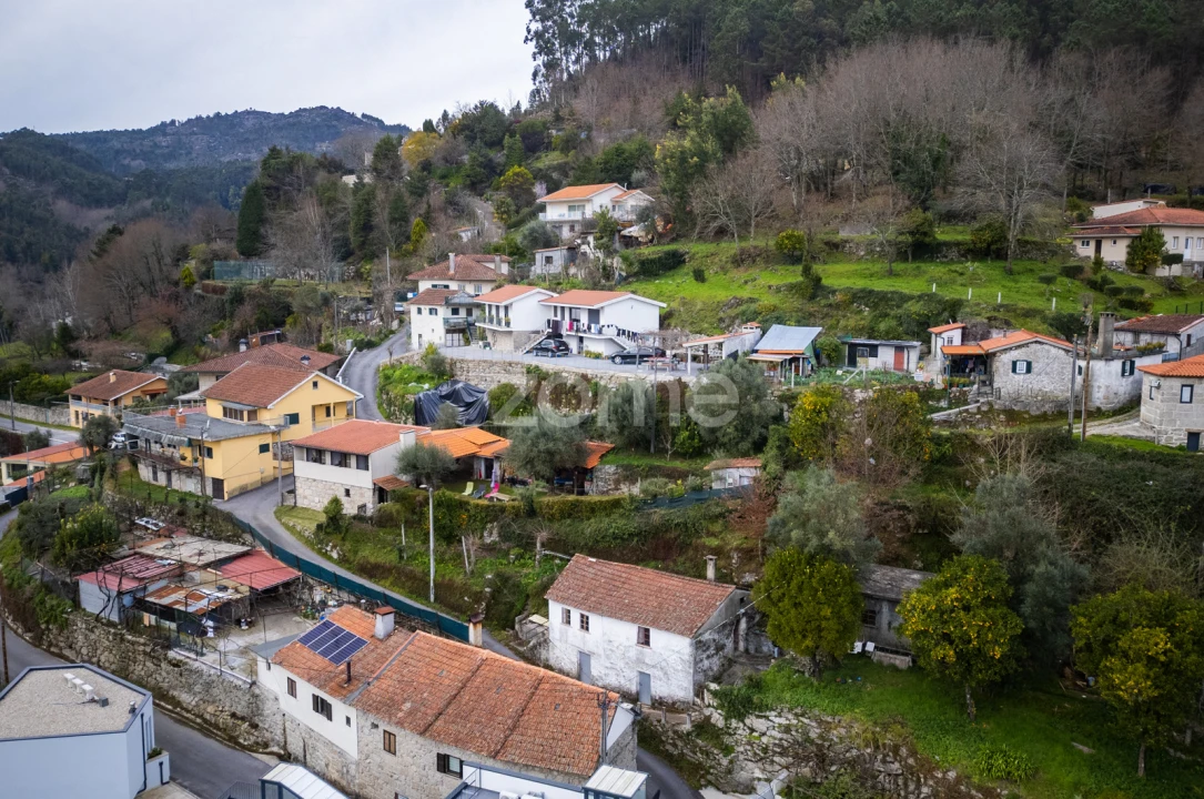 Moradia T2 para Venda em Mosteiro Foto 3