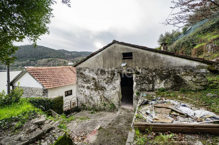 Moradia T2 para Venda em Mosteiro Foto 13