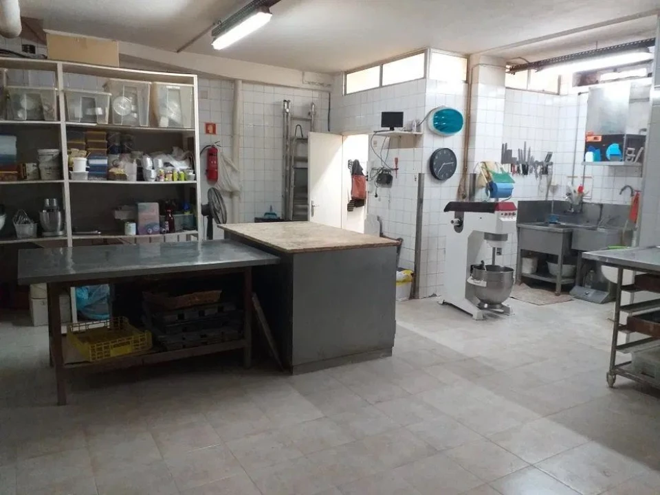 Loja para Trespasse em Arcozelo Foto 4