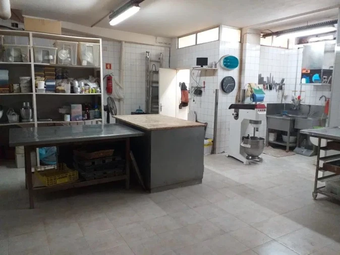 Loja para Trespasse em Arcozelo Foto 4