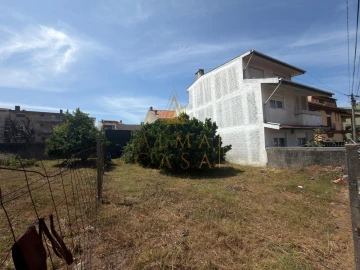 Terreno para Venda em São Mamede de Infesta e Senhora da Hora