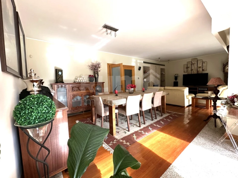 Moradia T3 para Venda em Vila Nova de Anha Foto 6