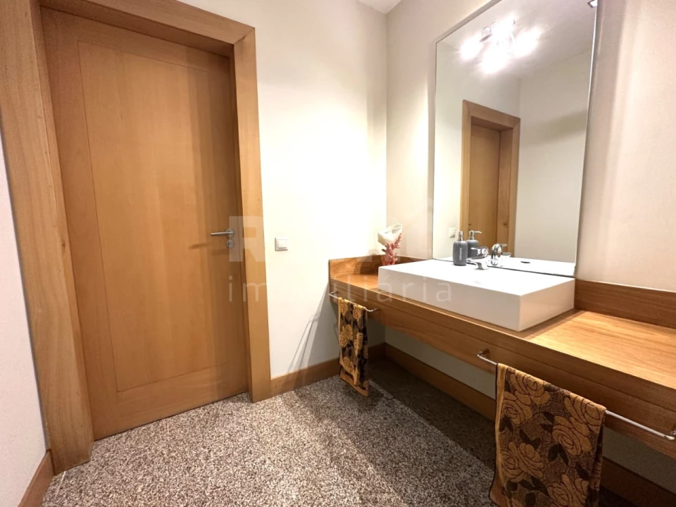 Moradia T3 para Venda em Vila Nova de Anha Foto 25