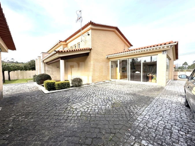 Moradia T3 para Venda em Vila Nova de Anha