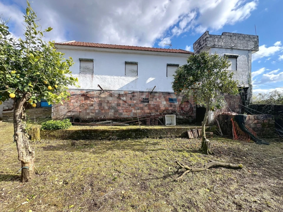 Moradia T3 para Venda em Venade e Azevedo Foto 1