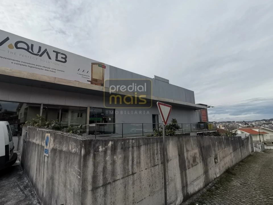 Armazém para Venda em Vila Nova de Famalicão e Calendário Foto 2