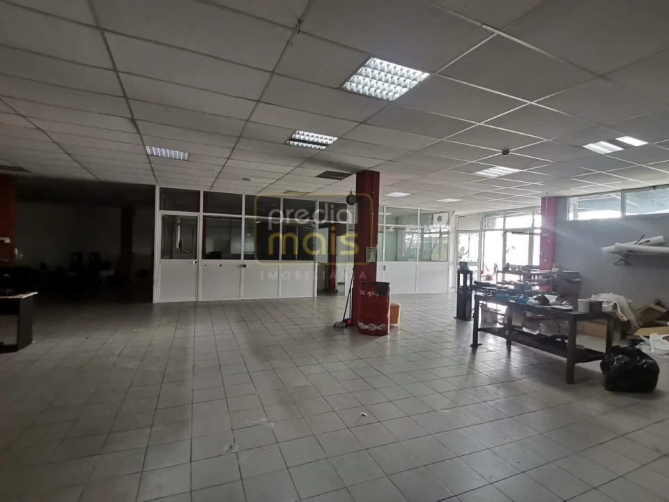 Armazém para Venda em Vila Nova de Famalicão e Calendário Foto 5