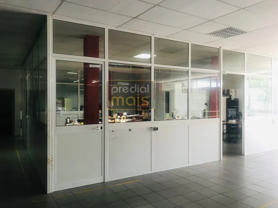 Armazém para Venda em Vila Nova de Famalicão e Calendário Foto 6