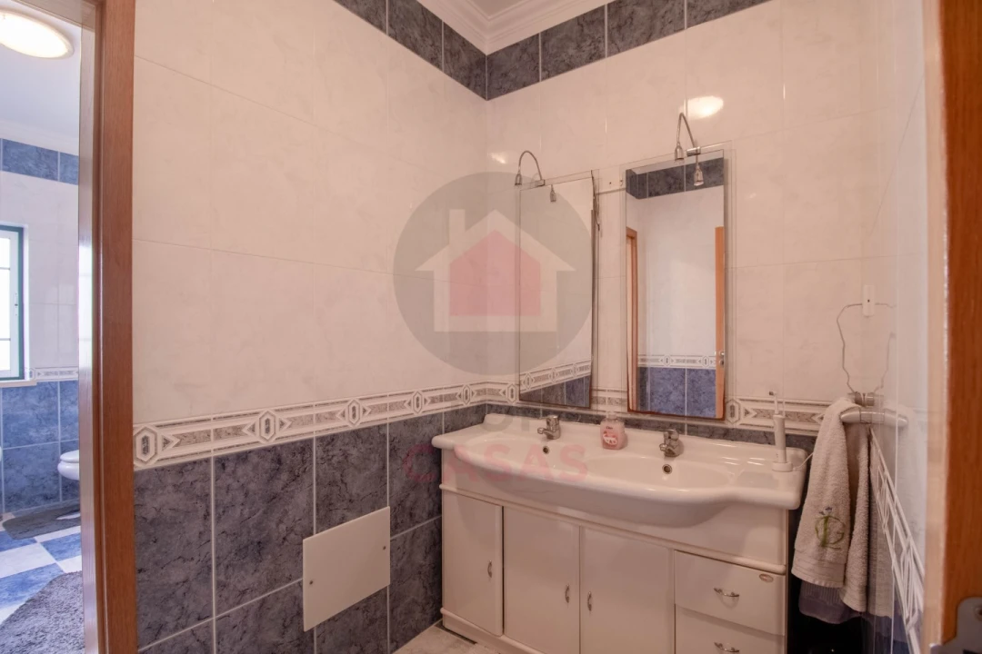 Moradia T5 para Venda em A dos Negros Foto 13